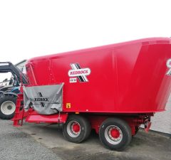 Redrock VM24 Twin Tub Twin Auger Feeder