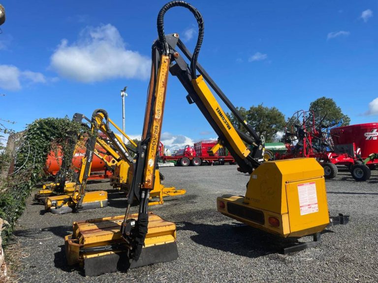 McConnel PA7700T Hedgecutter