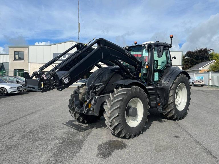 Valtra T195 Versu c/w G7S Loader