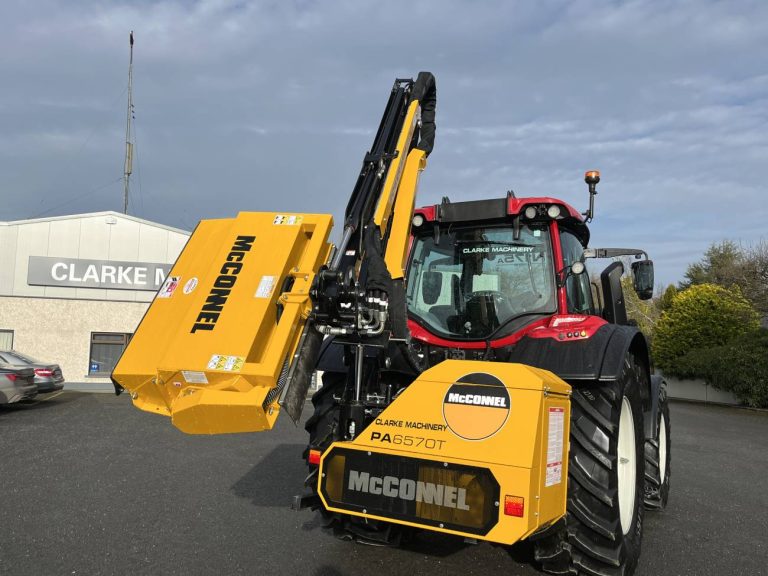 McConnel PA6570T Hedgecutter