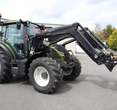 Valtra G135 c/w G4S Loader