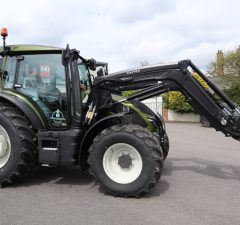 Valtra G135 c/w G4S Loader