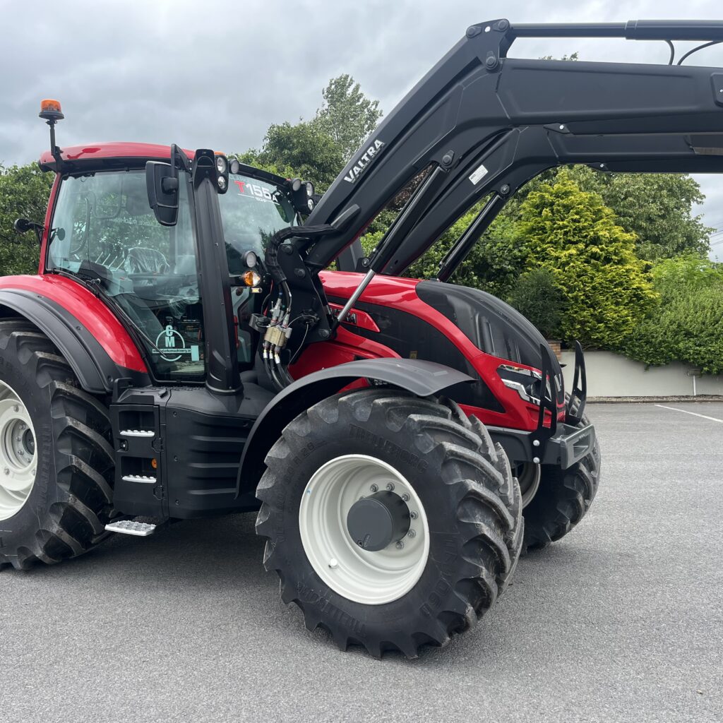Valtra T155 Active c/w G6S Loader