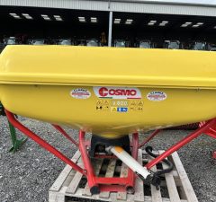 Cosmo V800 Fertiliser Spreader
