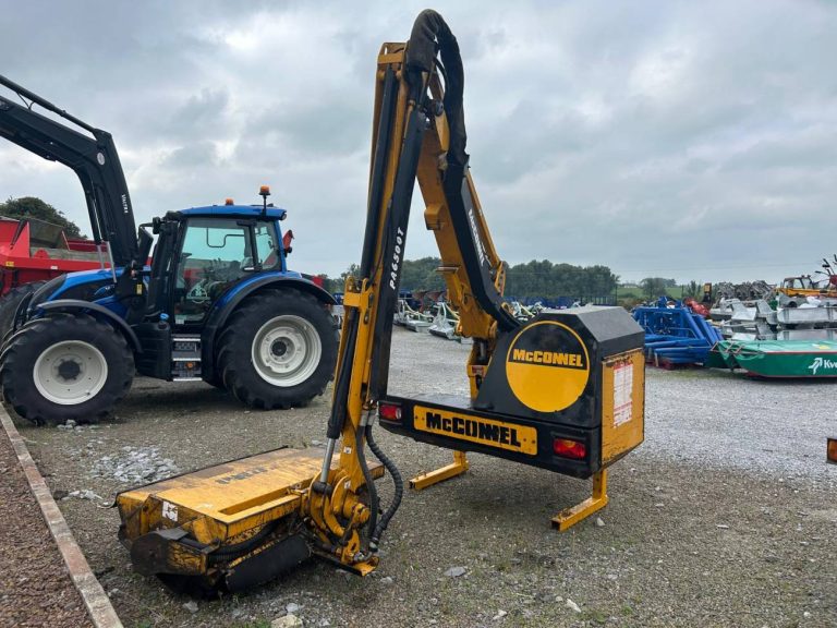 McConnel PA6500T Hedgecutter