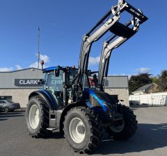 Valtra G135 Active c/w G4S Loader