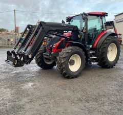 Valtra G135A C/W Loader