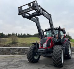 Valtra N123 c/w Q45 Loader