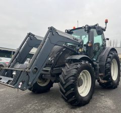 Valtra N154 c/w Q56 Loader