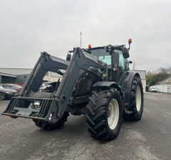 Valtra N154 c/w Q56 Loader