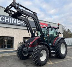 Valtra G135 Active c/w G4S Loader