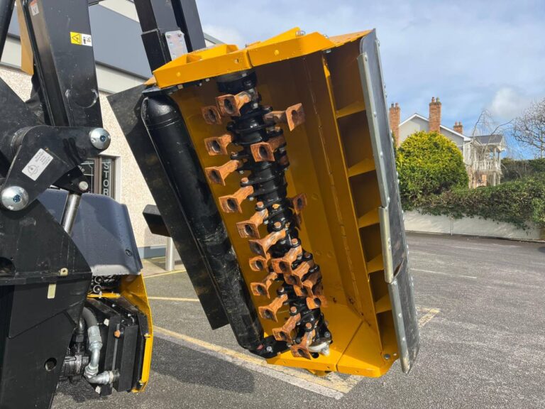 McConnel 6572T Hedgecutter