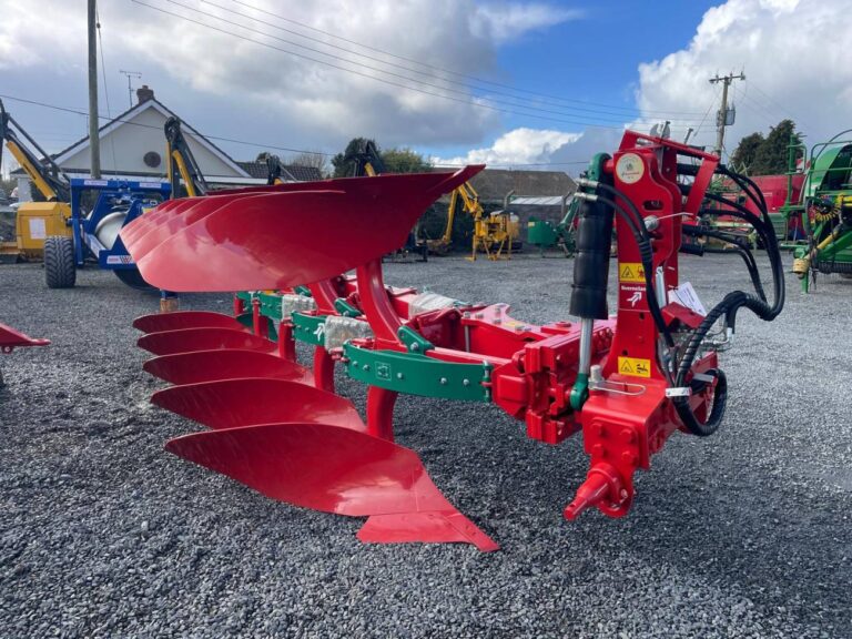 Kverneland ES85 5 Furrow Ploughs