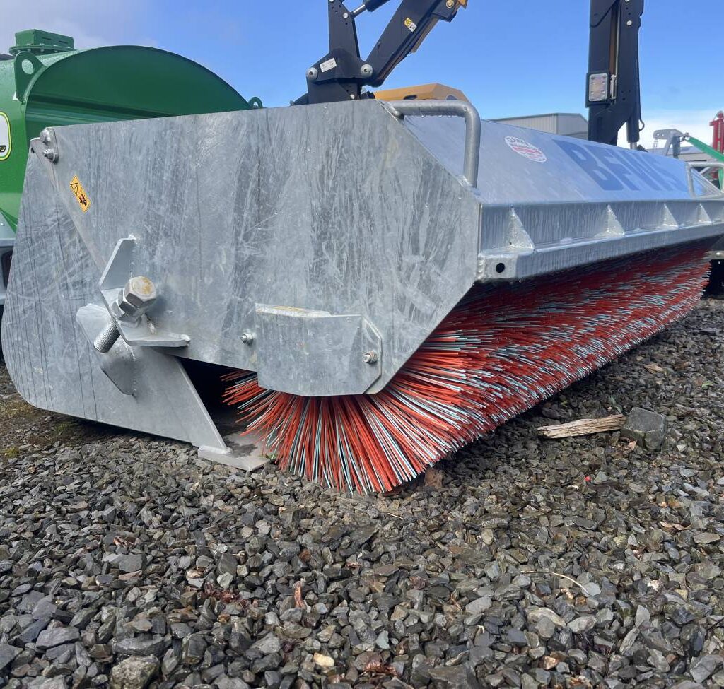 BFWS Hydraulic Sweeper Bucket