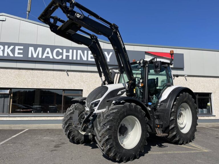 Valtra N174 Versu c/w G5s Loader