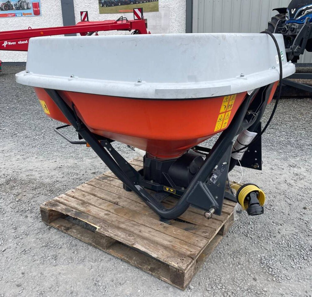 Kubota 1 Tonne Fertiliser Spreader