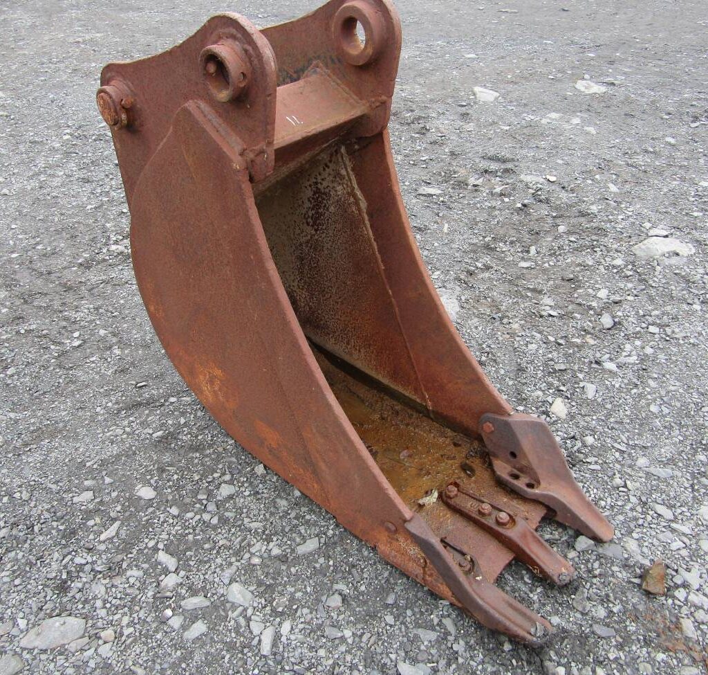 16″ Digging Bucket