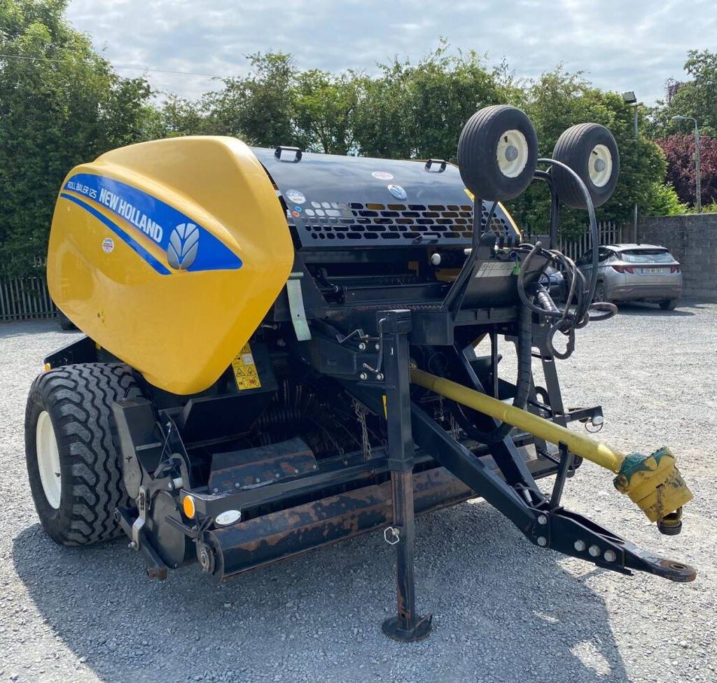 New Holland Roll Baler 125