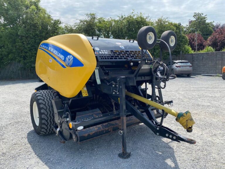 New Holland Roll Baler 125