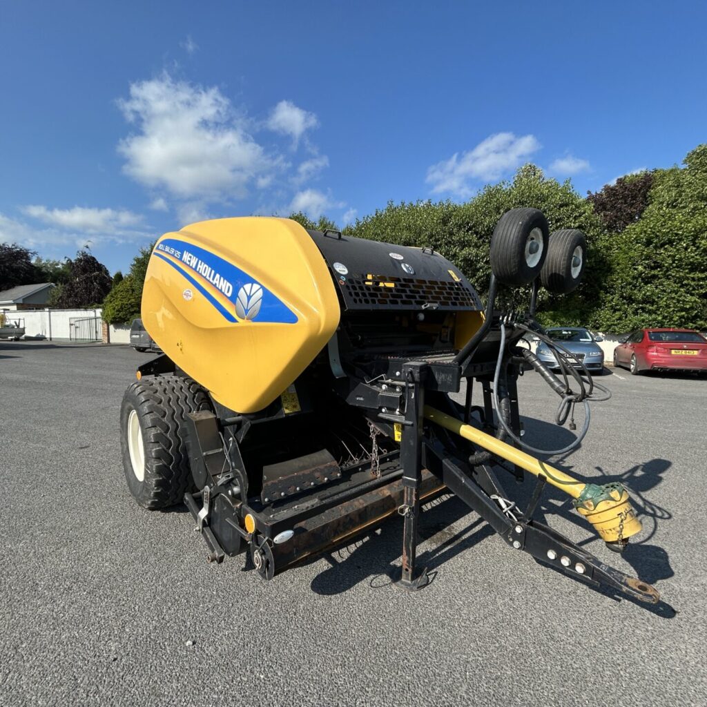 New Holland Roll Baler 125