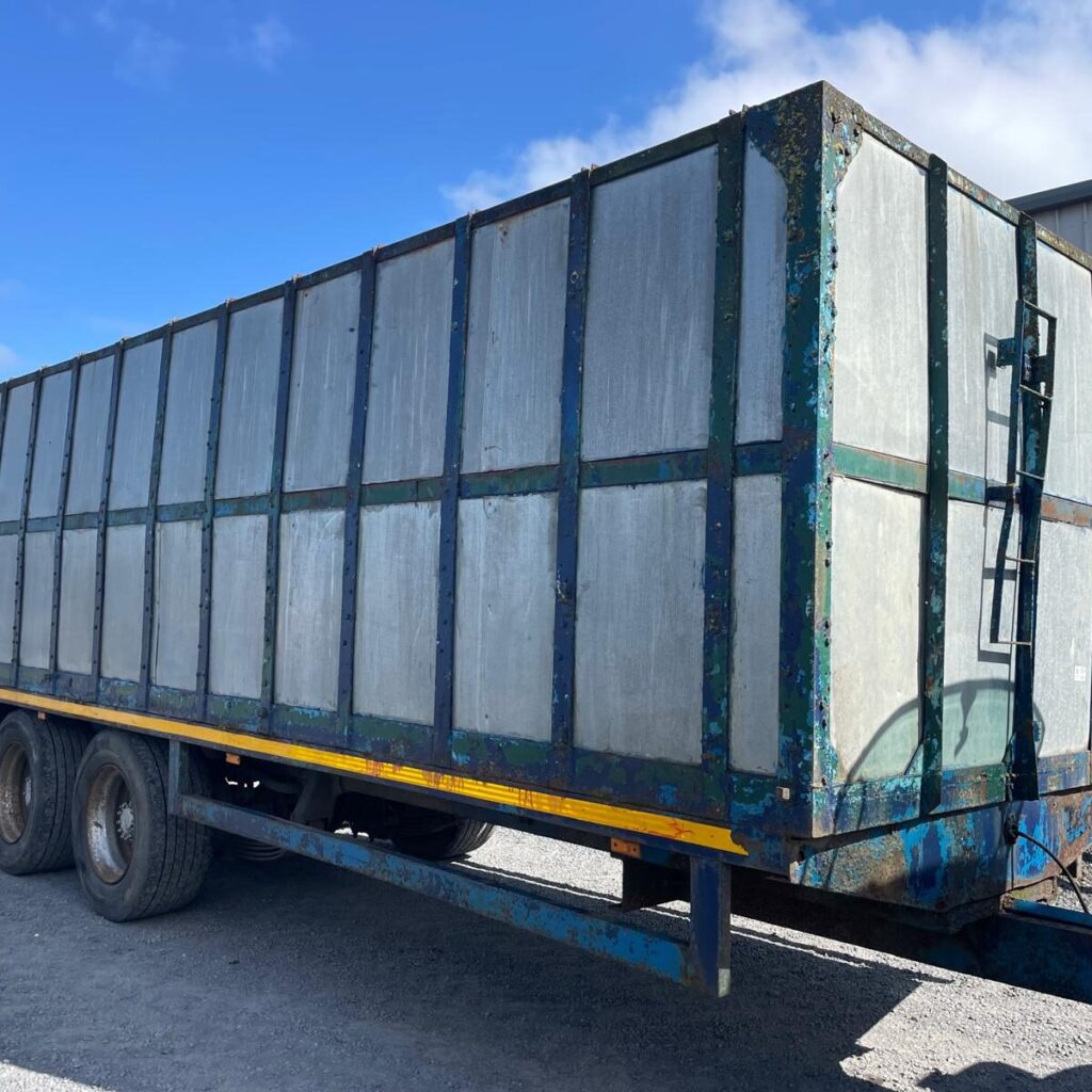 Eureka 25ft Livestock Trailer