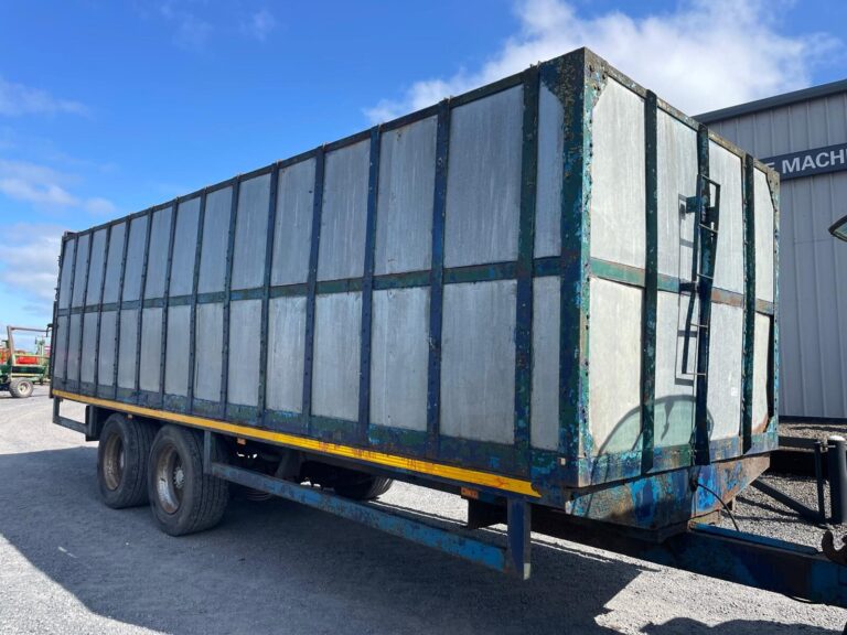 Eureka 25ft Livestock Trailer