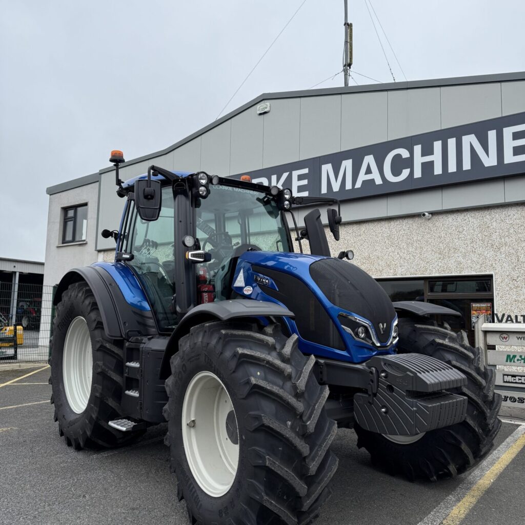 Valtra N175 Active Tractor