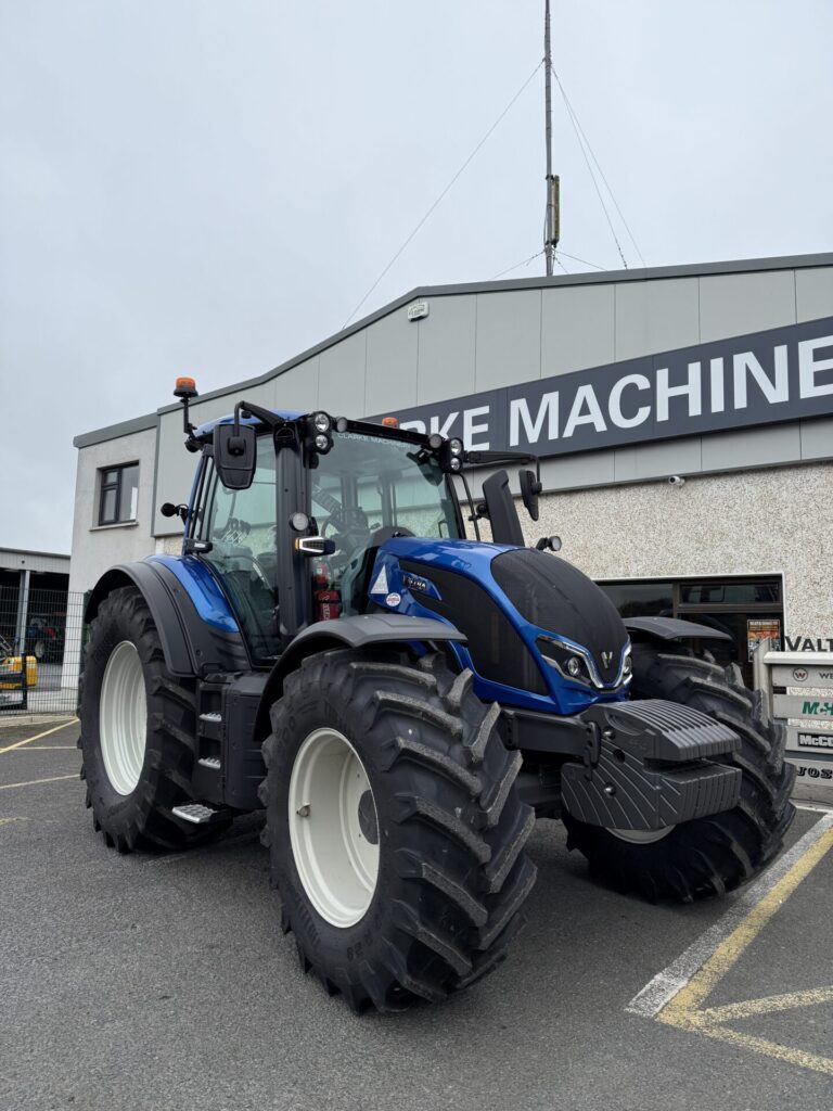 Valtra N175 Active Tractor