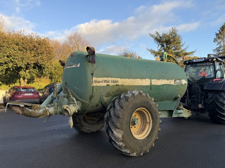 Major 1600GL Vacuum Tank