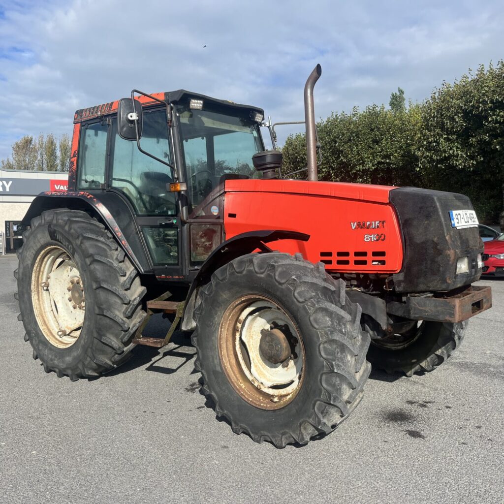 Valmet 8100 Tractor