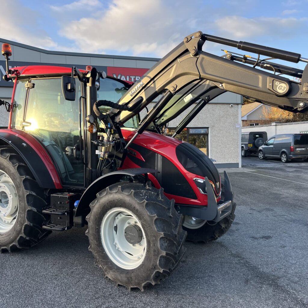 Valtra A95 Tractor with G3S Loader