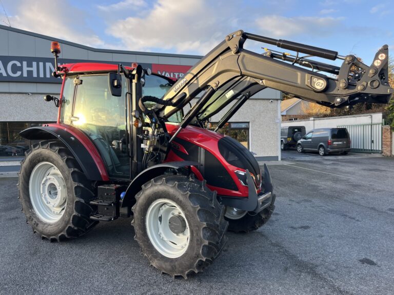 Valtra A95 Tractor with G3S Loader