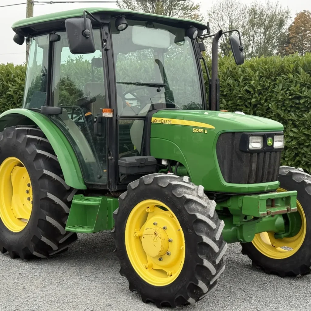 John Deere 5055E