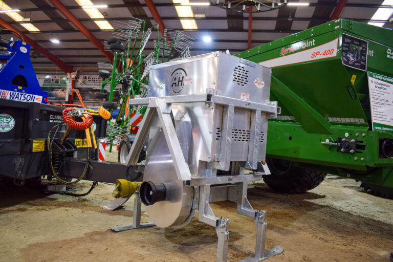 AH Tractor Compressor – 300 CFM