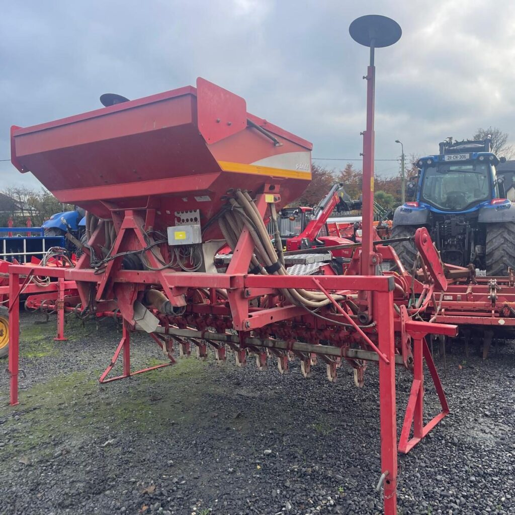 Kverneland 3 Metre Power Harrow Mounted Pneumatic S Drill