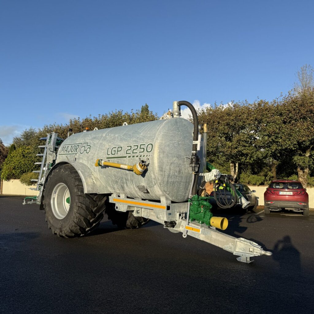 Major 2250 LGP Vacuum Tank