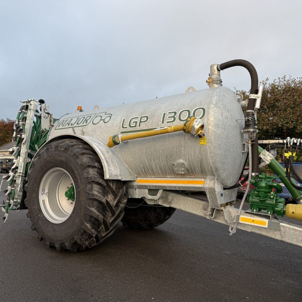 Major 1300GL Vacuum Tank