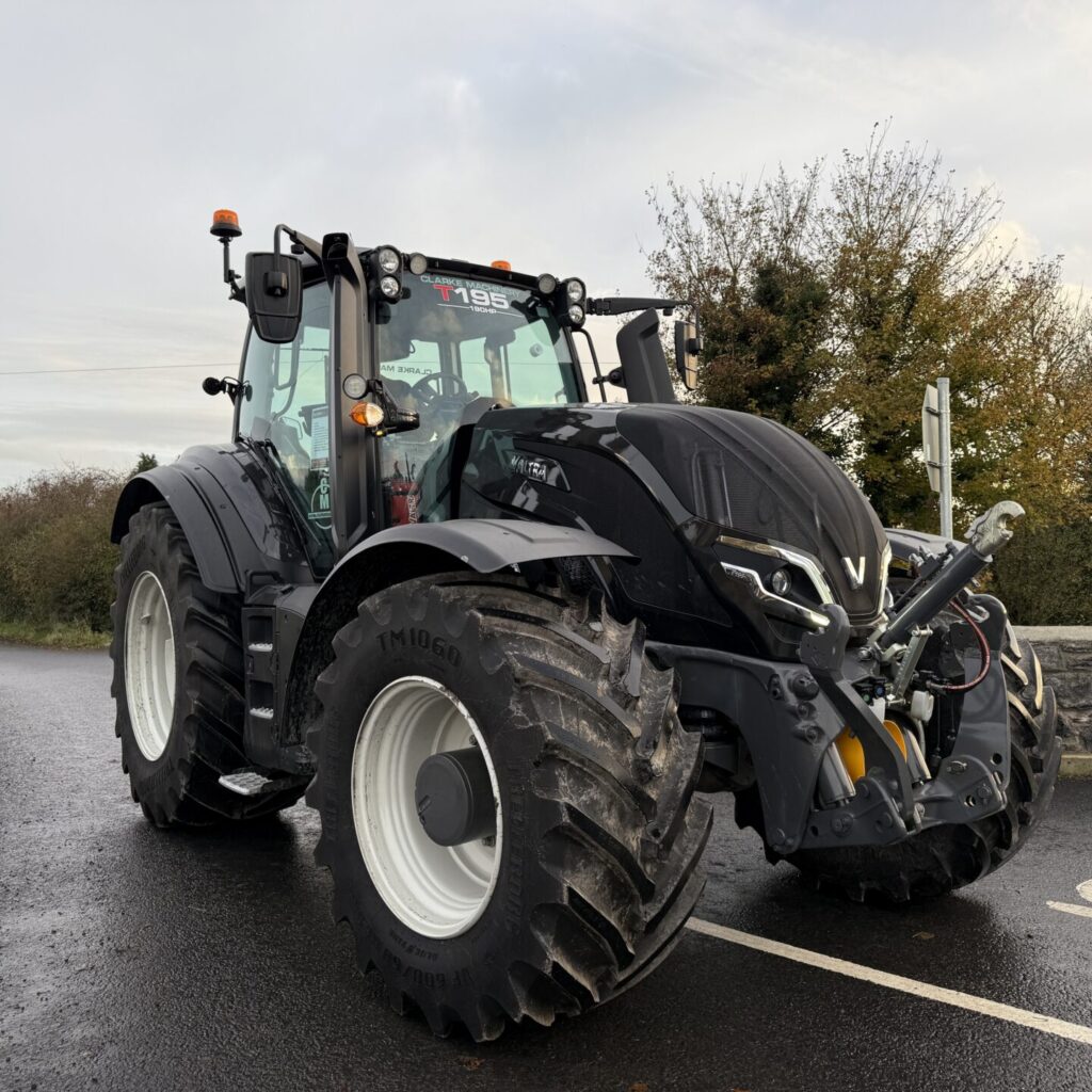 2024 Valtra T195 Versu Tractor