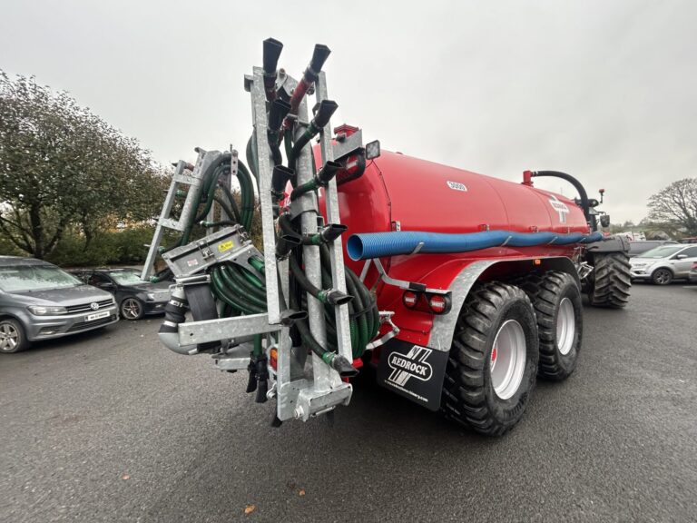 Redrock 3000GL Vacuum Tank with 9 Metre Dribble Bar