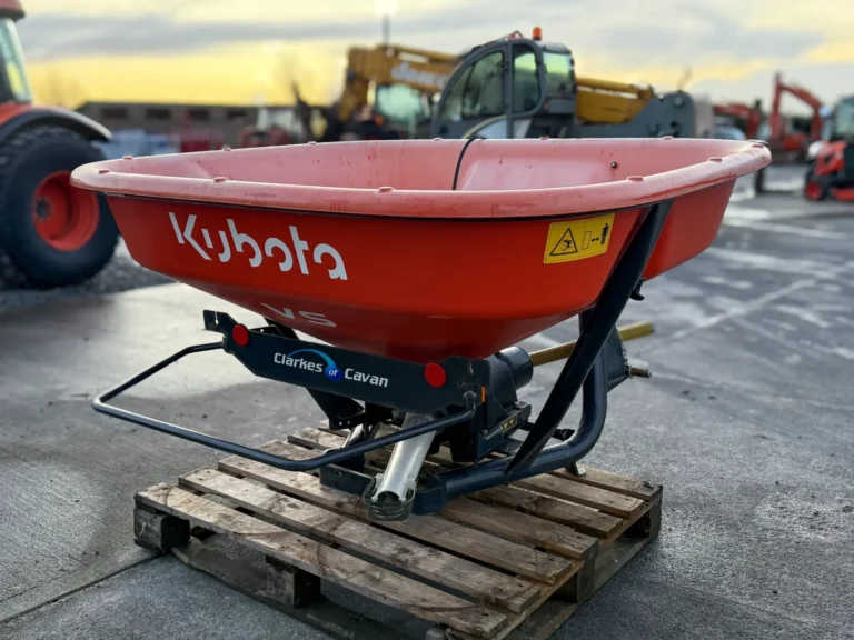 Kubota VS600 Fertiliser Spreader