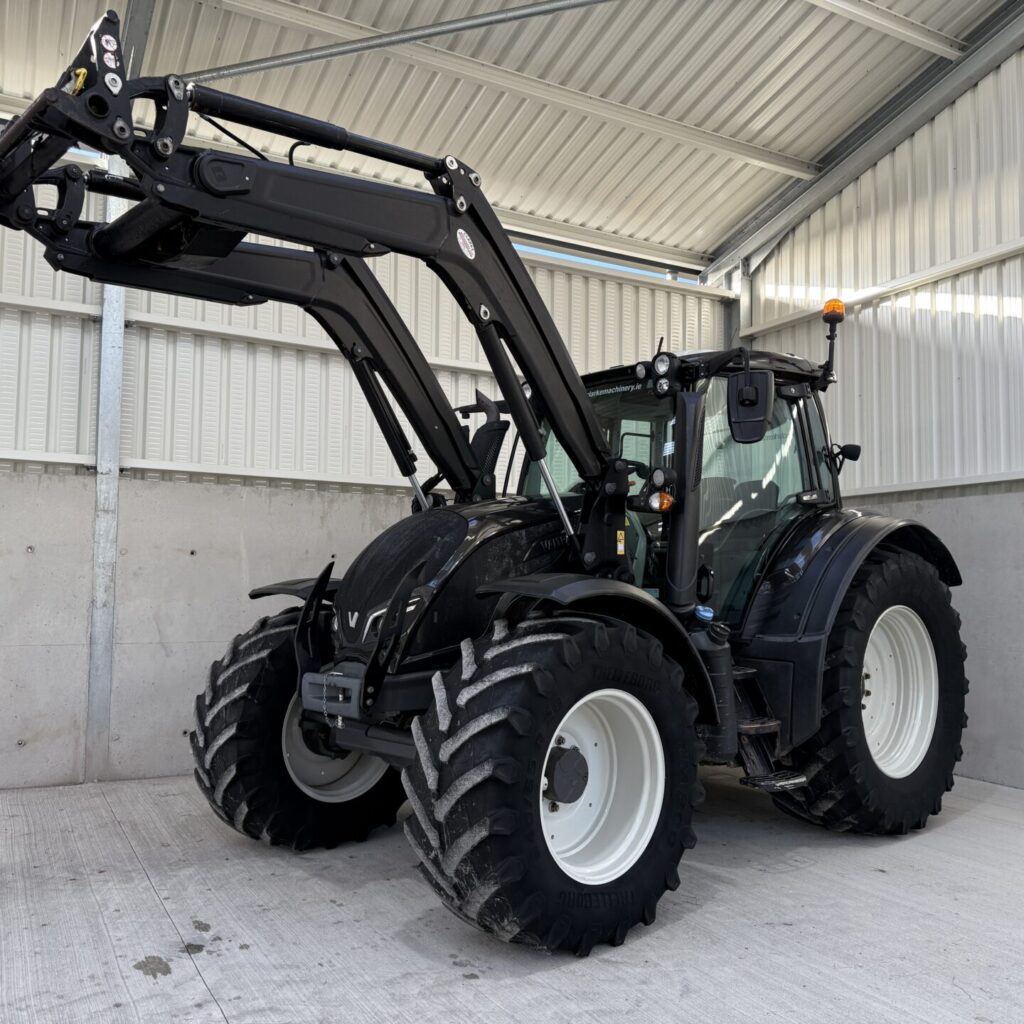 2019 Valtra N174 Versu Tractor