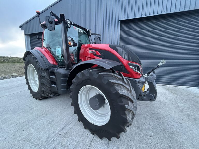 Valtra T255 Versu Tractor