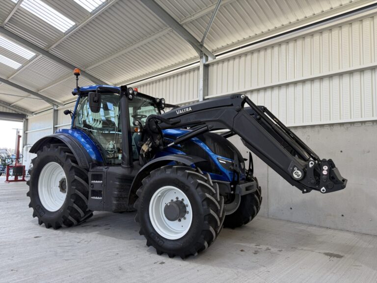 Valtra T154 Active Tractor
