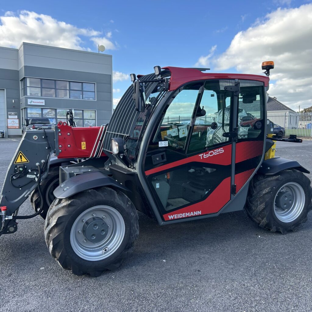 Weidemann 6025 Loader