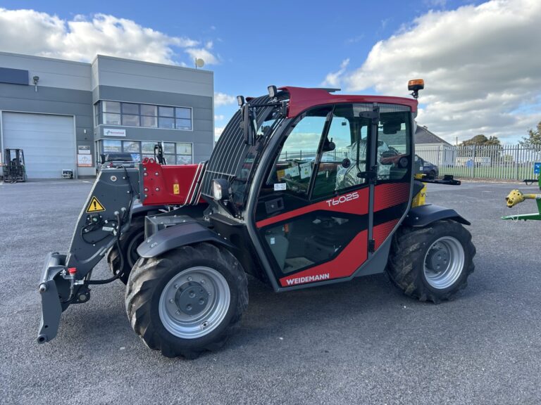 Weidemann 6025 Loader