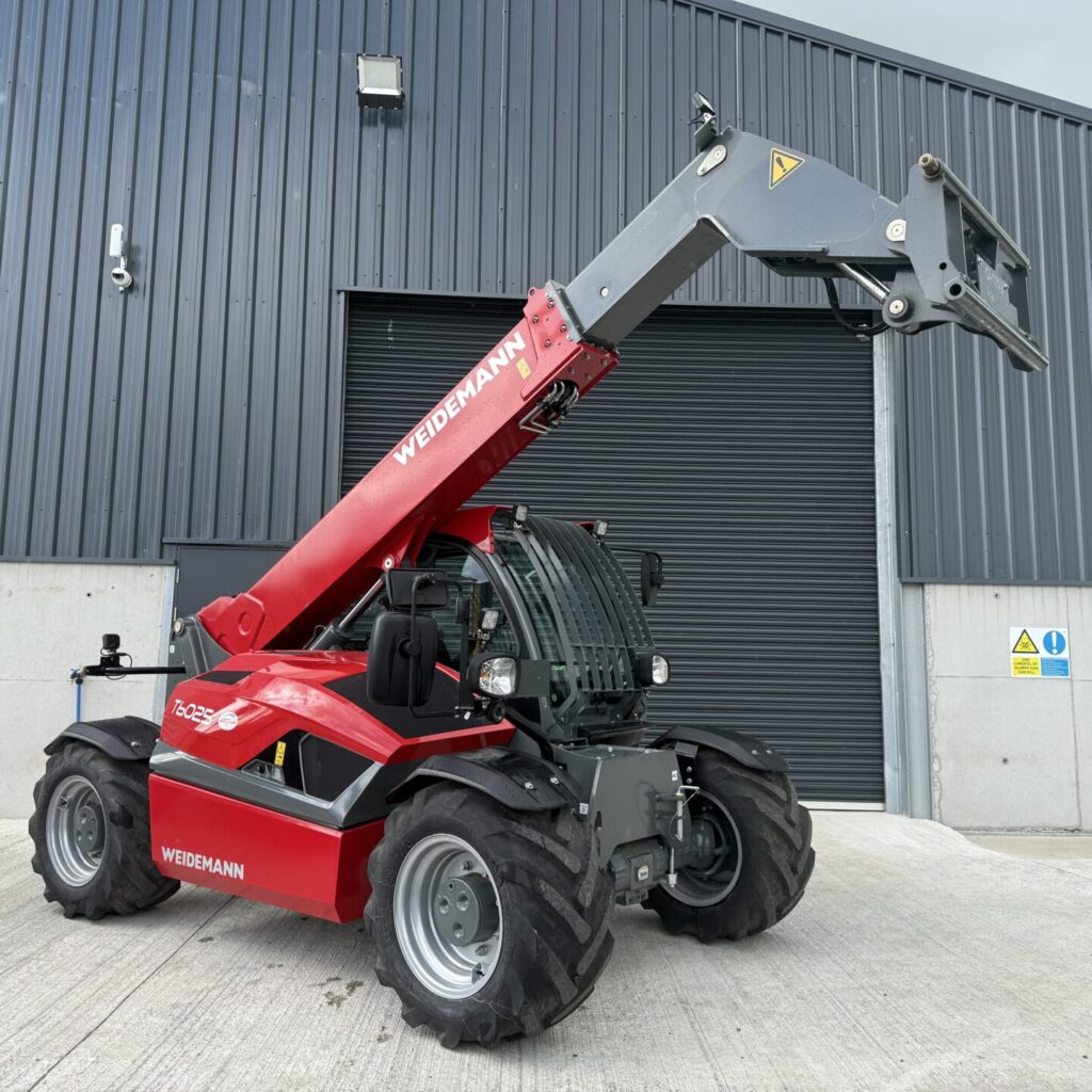 Weidemann 6025 Loader
