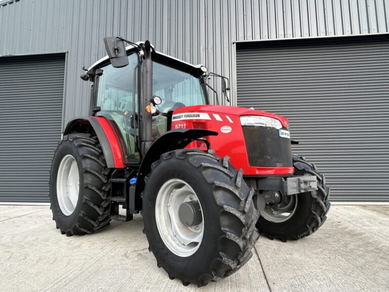 Massey Ferguson 5711 Dyna 4 Tractor