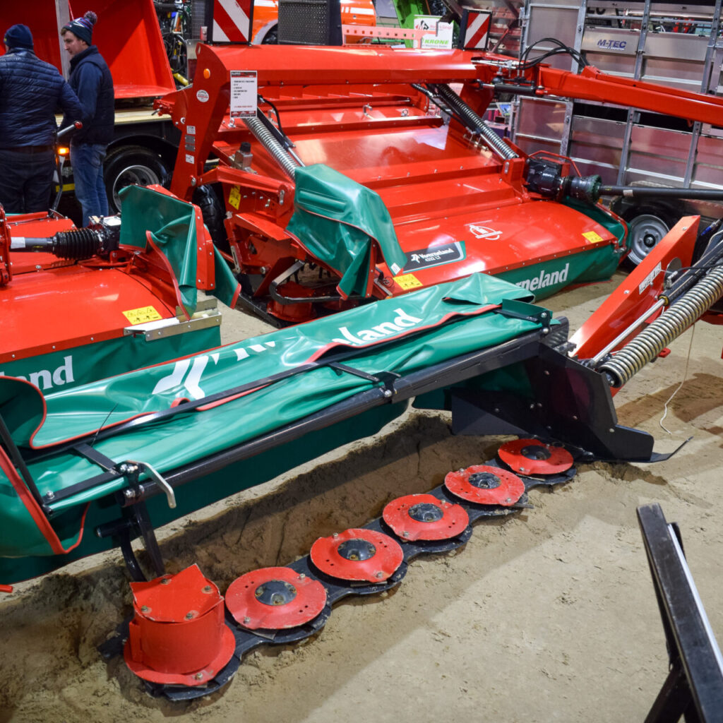 KVERNELAND GRASS EQUIPMENT