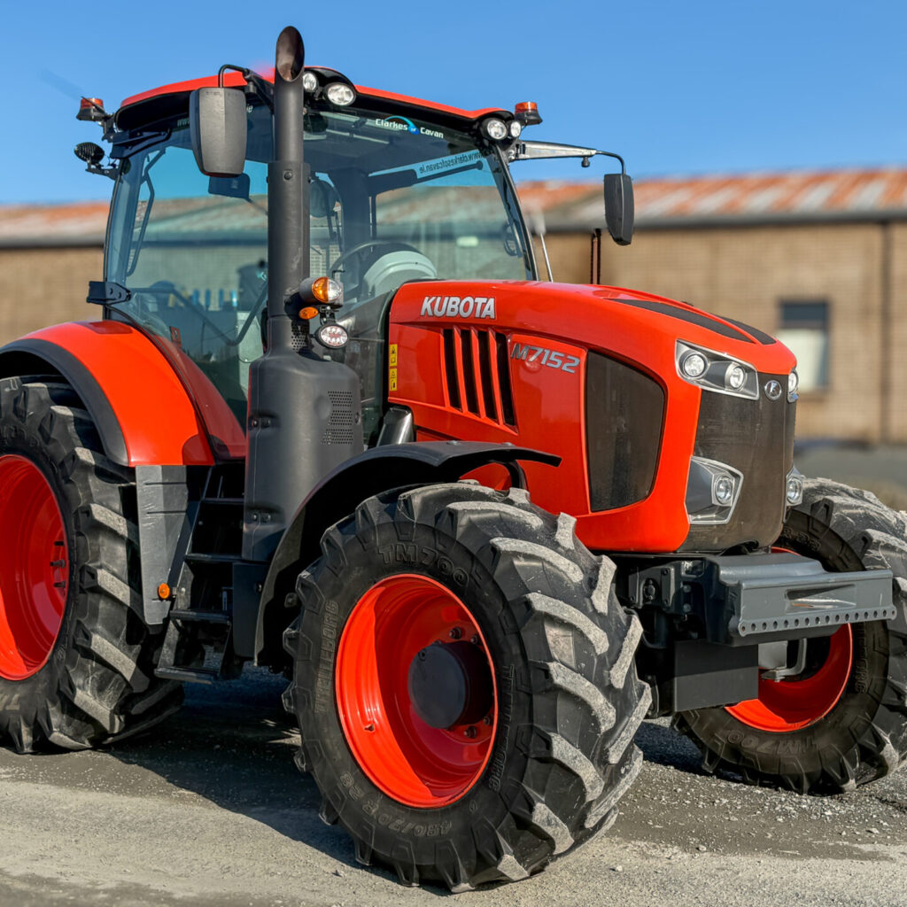 Kubota M7-152