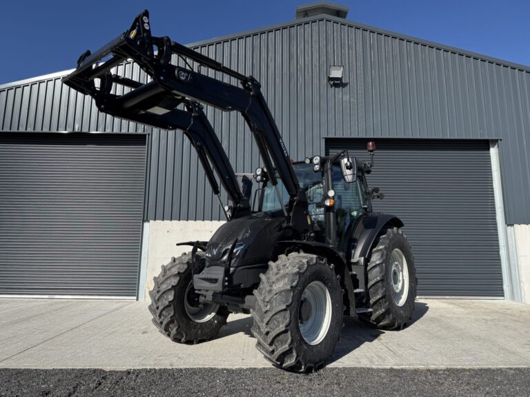 Valtra G135 Active Tractor